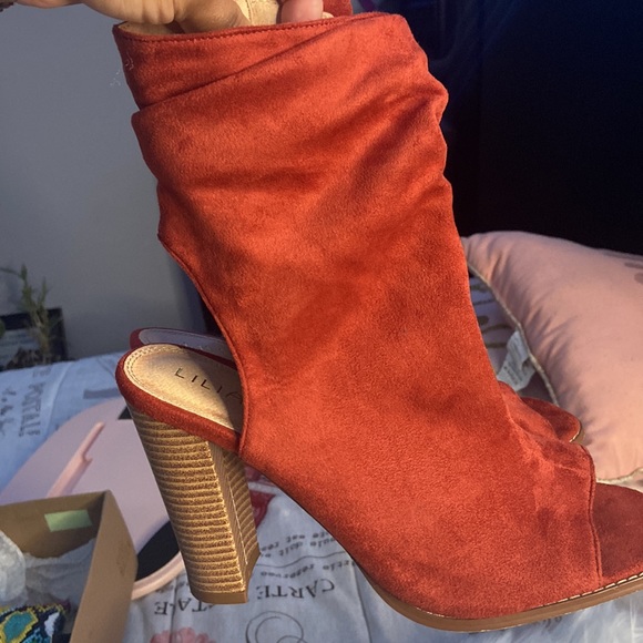 Gently worn !! Size 10 Peep toe boot! - Picture 2 of 4